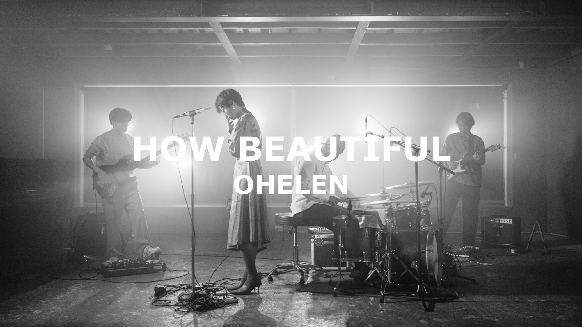 <How Beautiful>, 3’19’‘, live clip, 2022