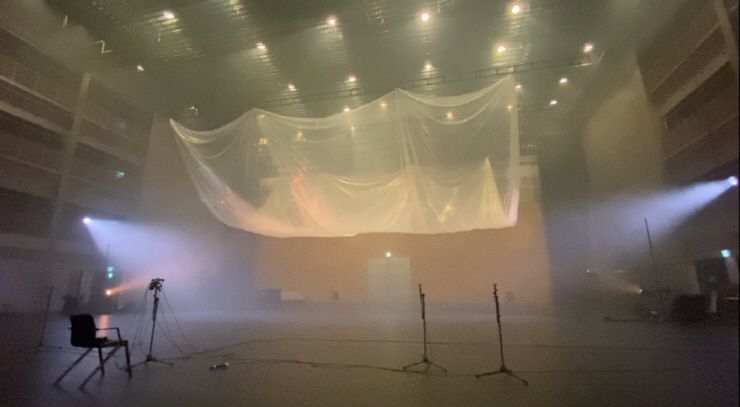 <When the Curtain’s up>, 20mins, performance, Asia Culture Centre, Gwangju, 2020